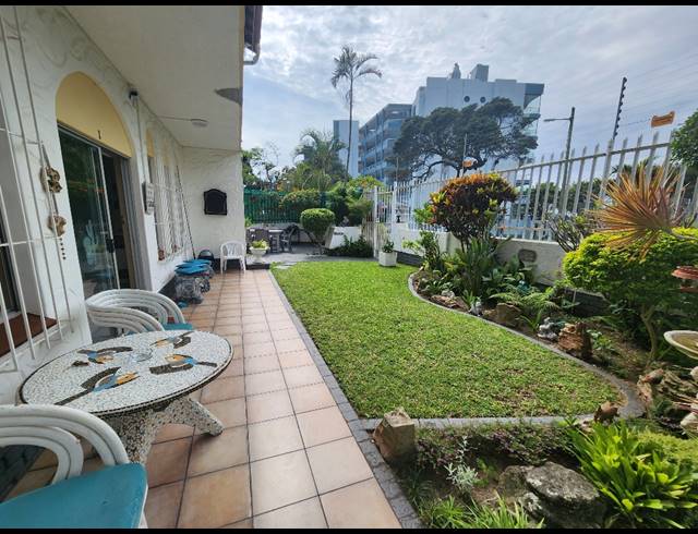 3 BEDROOM TOWNHOUSE FOR SALE IN MANABA BEACH